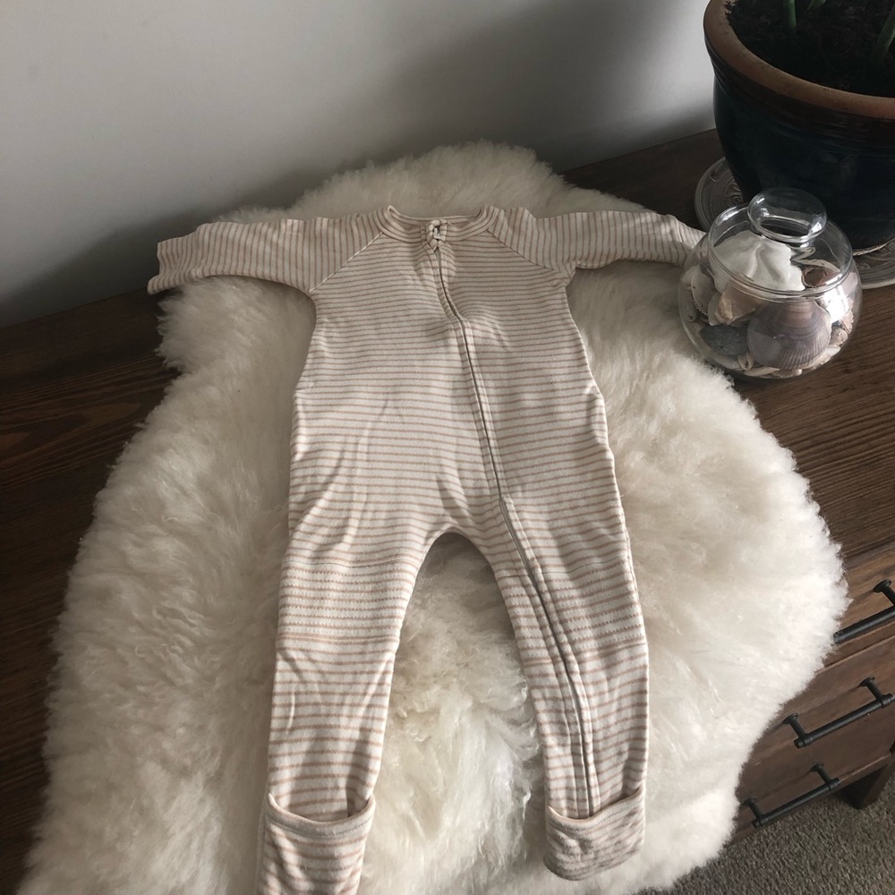 Goumi Baby Jammies in Dune Stripe Size 6-12 months